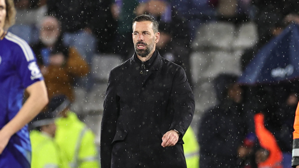 Leicester manager Ruud van Nistelrooy
