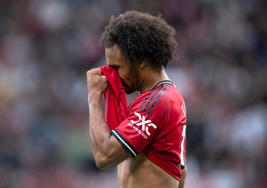 Joshua Zirkzee looking annoyed during Manchester United match