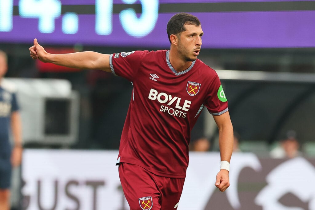 Guido Rodriguez playing for West Ham