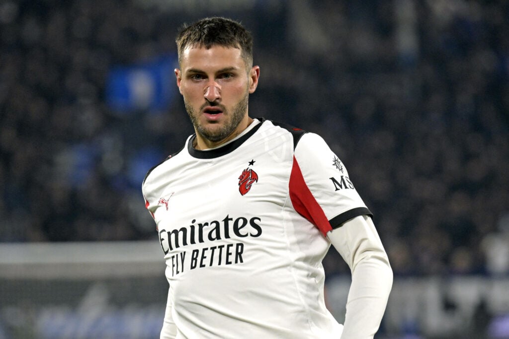 Santiago Gimenez playing for AC Milan