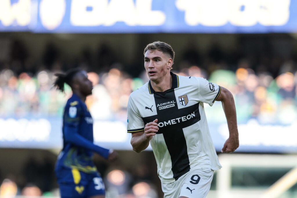 Mateo Pellegrino jogging for Parma