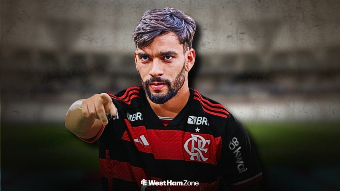Lucas Paqueta in a Flamengo shirt