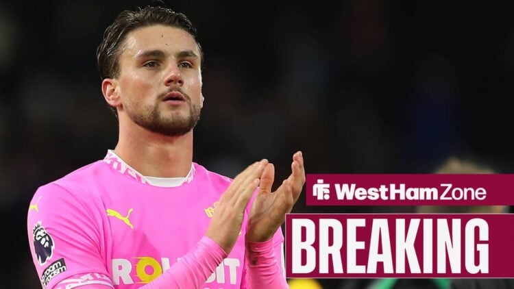 Taylor Harwood-Bellis applauding for Southampton