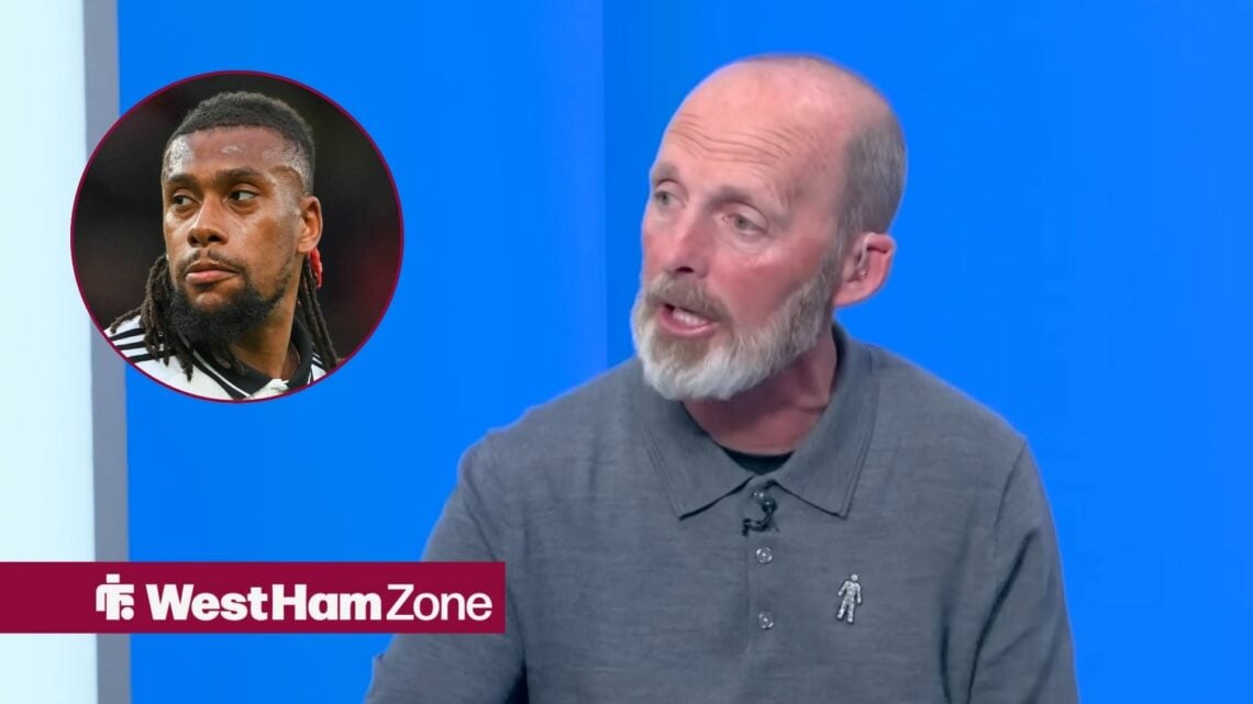 Mike Dean and Fulham winger Alex Iwobi in circular inset